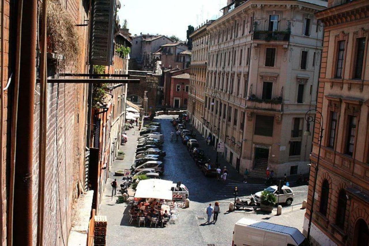 Ferienwohnung Portico D'Ottavia, The Ancient Rom Exterior foto